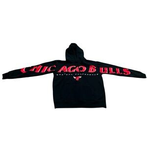 NBA Chicago Bulls Basketball Sweatshirt Hoodie, Adult Size Medium, Red Black